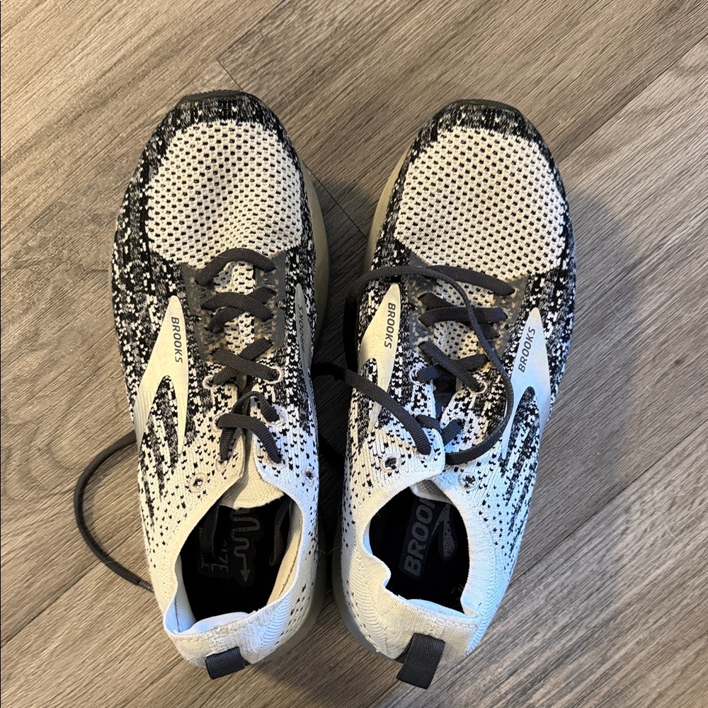 Brooks Speckled Black and White Sneakers